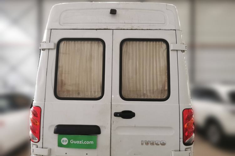 Used Iveco Power Daily 2017 2.5T Classic A37 High-Roof 7-Seater Passenger Van 47Z5
