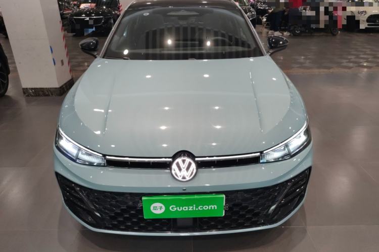 Used Volkswagen Passat 2025 Pro 380TSI Starry Dragon Luxury Edition
