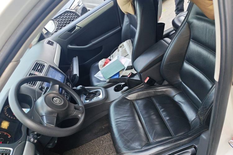 Used Volkswagen Sagitar 2012 1.6L Automatic Comfort Edition Left Front Seat