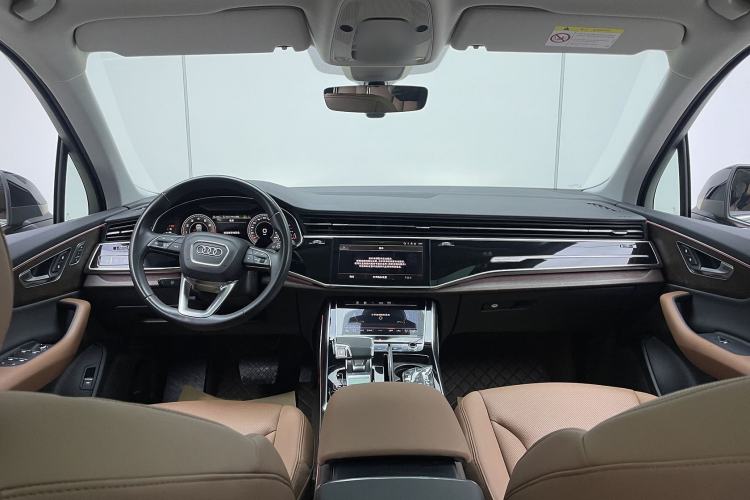 Used Audi Q7 2021 55 TFSI quattro S line Sport model
