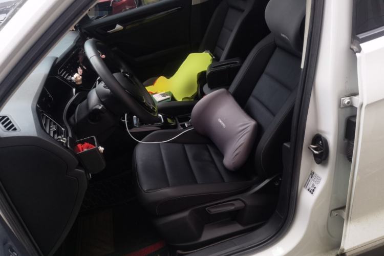 Used Volkswagen T-ROC 2021 280TSI DSG Two-Wheel Drive Comfort Connect Edition Left Front Seat