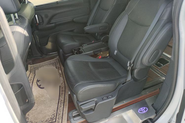 Used Toyota Granvia 2022 2.5L Hybrid Flagship Edition