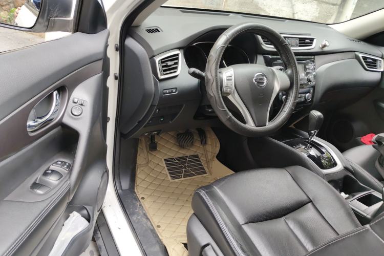 Used Nissan X-Trail 2015 2.0L CVT Comfort MAX Edition 2WD Driver Seat