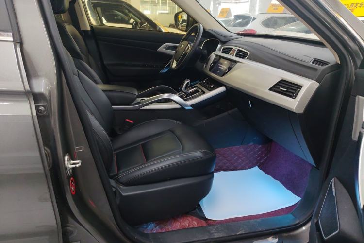 Used Geely Auto Emgrand X7 Sport 2020 1.8TD DCT Two-Wheel Drive Smart Connect 4G-Enabled Version Right Front Seat