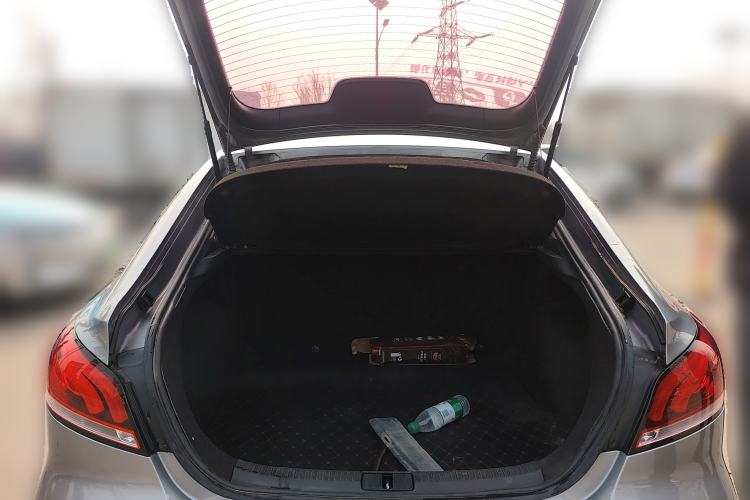 Used MG 6 2017 20T Manual Luxury Smart Connect Version China V Standard
