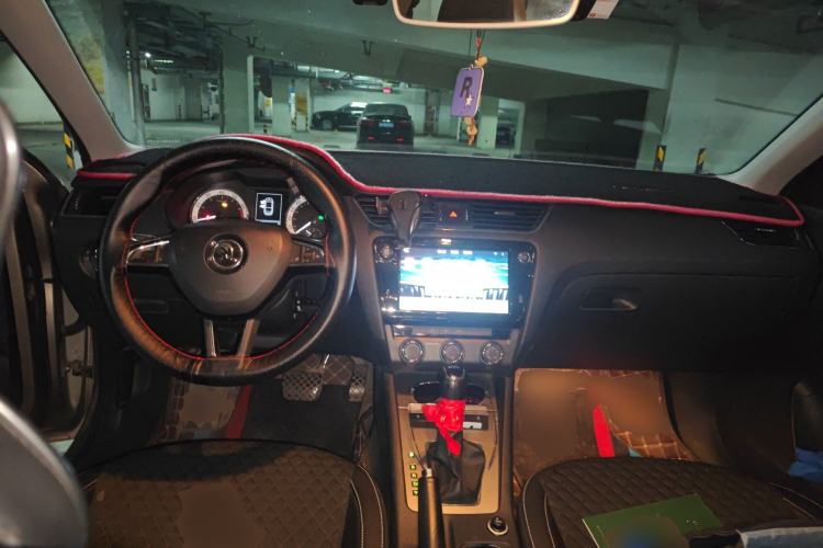 Used Skoda Octavia 2018 TSI230 DSG Luxury Edition Center Console