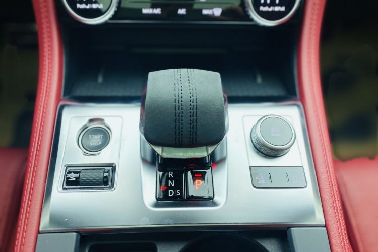 Used Jaguar F-PACE 2024 P250 R-Dynamic SE