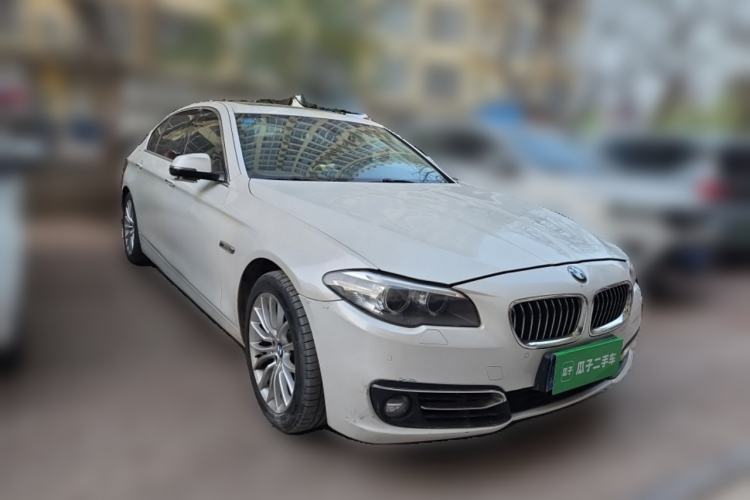 Used BMW 5 Series 2014 525Li Luxury Design Package Front Right 45 Deg