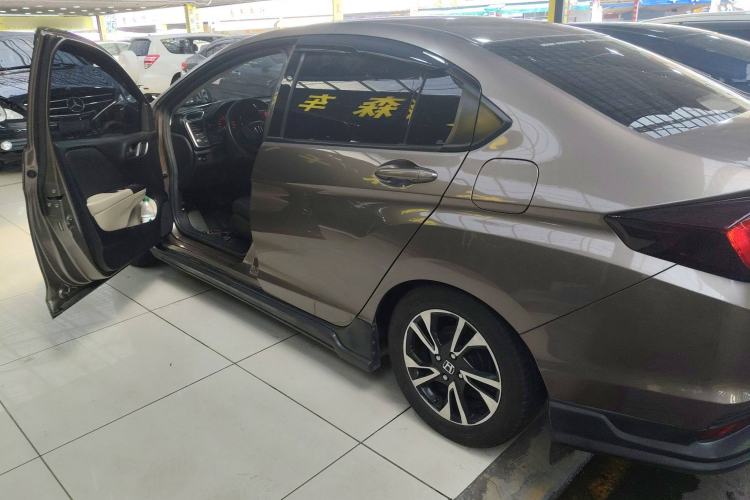 Used Honda Greiz 2016 1.5L CVT Classic Edition
