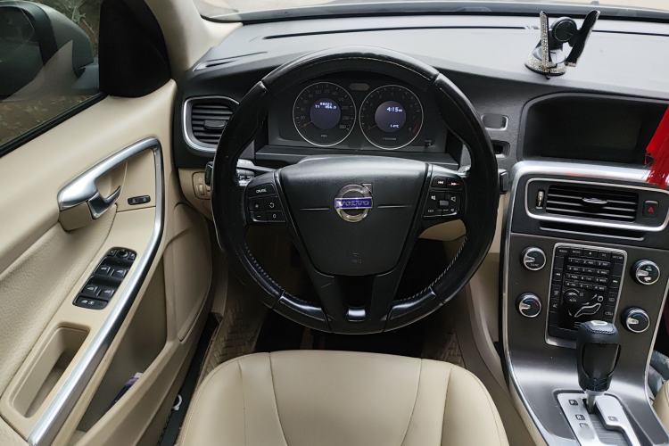 Used Volvo S60 2011 2.0T ZhiShang Version