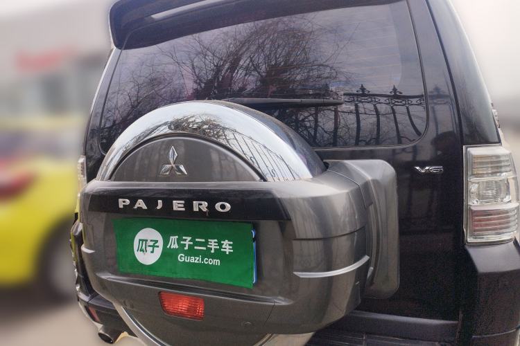 Used Mitsubishi Pajero 2015 3.0L Automatic Luxury Version China IV Standard
