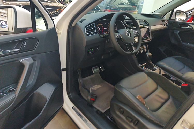 Used Volkswagen Tiguan L 2021 330TSI Automatic Two-Wheel Drive Smart Edition
