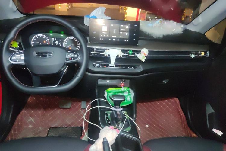 Used Geely Auto Vision X3 2021 PRO 1.5L CVT Deluxe Model Center Console