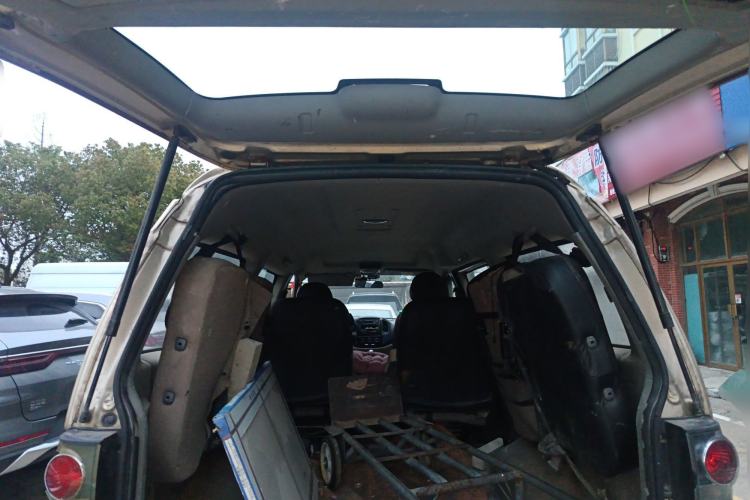 Used FORTHING Lingzhi 2016 M3L 1.6L 7-Seater Comfort Model Trunk