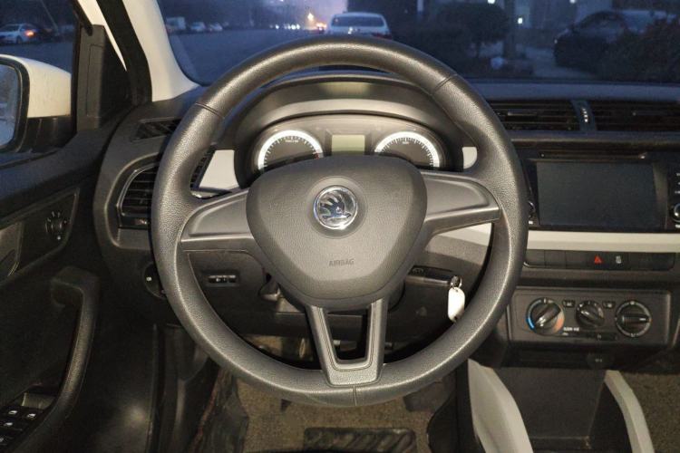 Used Skoda Fabia 2017 1.4L Manual Enjoy Edition
