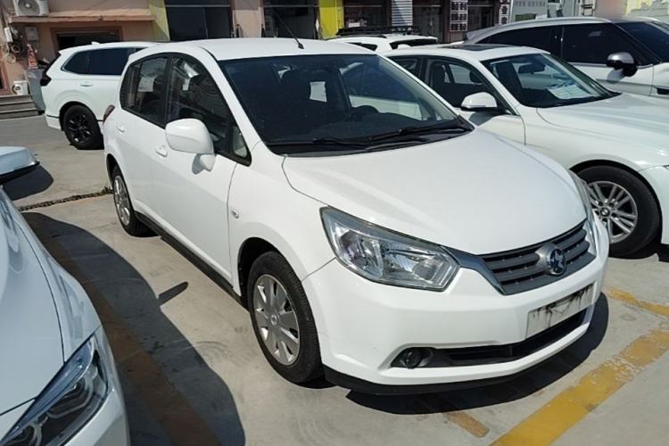 Used Venucia R50 2014 1.6L Automatic Splendid Edition Front Right 45 Deg