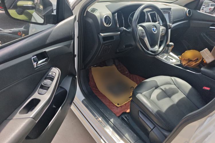 Used Venucia T70 2015 2.0L CVT Smart Edition Driver Seat