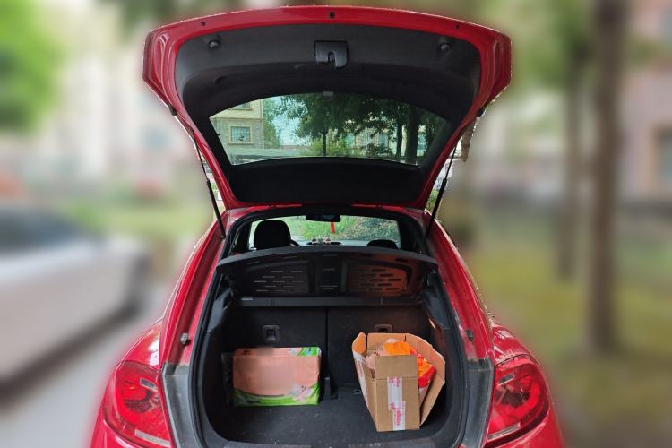 Used Volkswagen Beetle 2015 180TSI model
