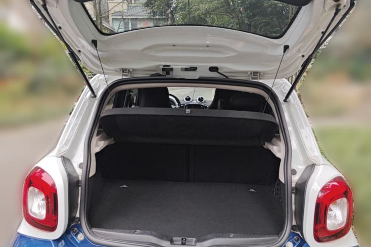 Used smart forfour 2018 0.9T 66 kW Pioneer Edition