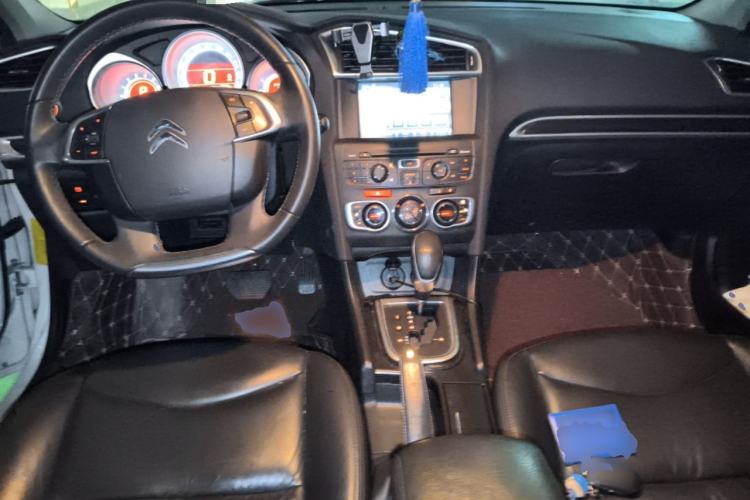 Used Citroen C4L 2014 1.6THP Intelligent Drive Automatic Dynamic Model Center Console