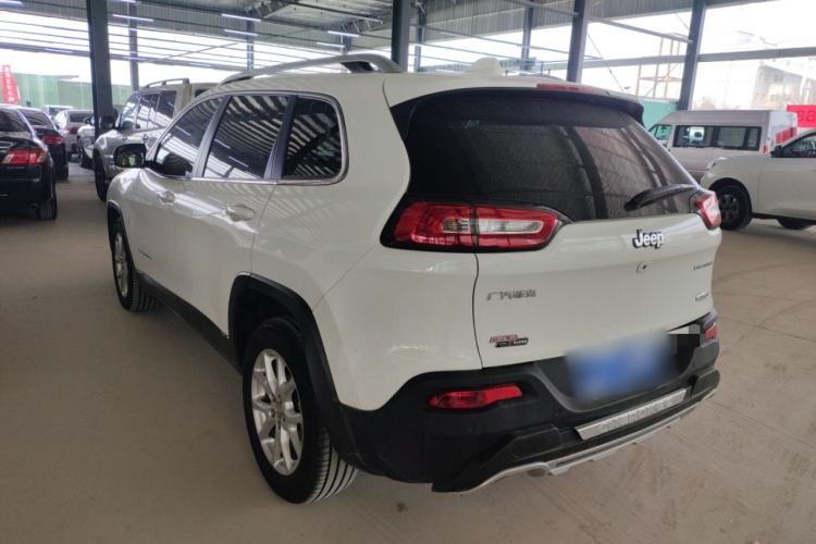 Used Jeep Cherokee 2016 2.0L Superior Edition