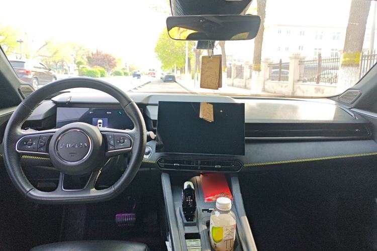 Used Lynk & Co 03 2023 1.5TD DCT JingPro Center Console