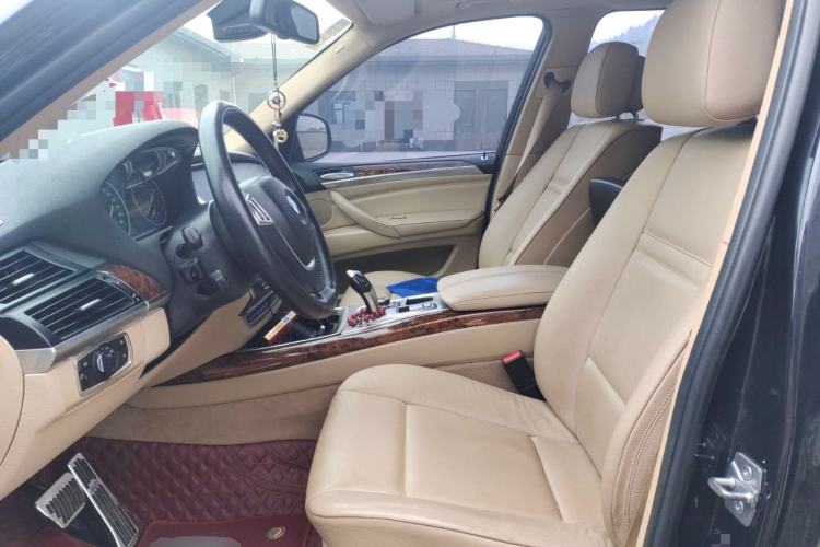 Used BMW X5 2011 xDrive35i Luxury Model
