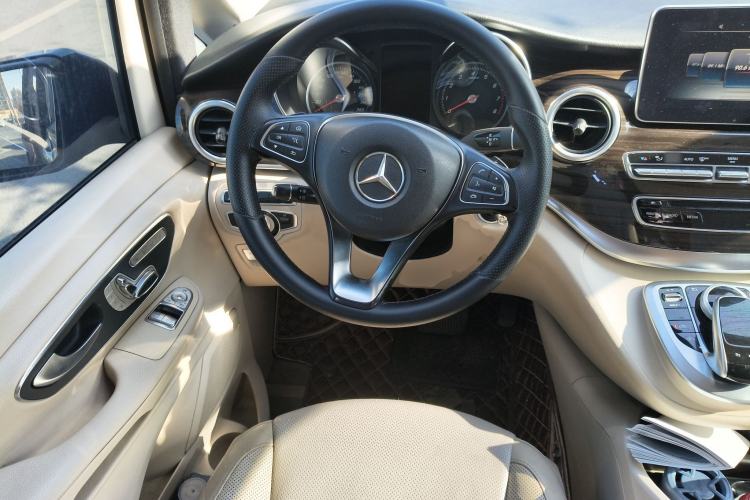 Used Mercedes-Benz V-Class 2016 V 260 Avantgarde Edition