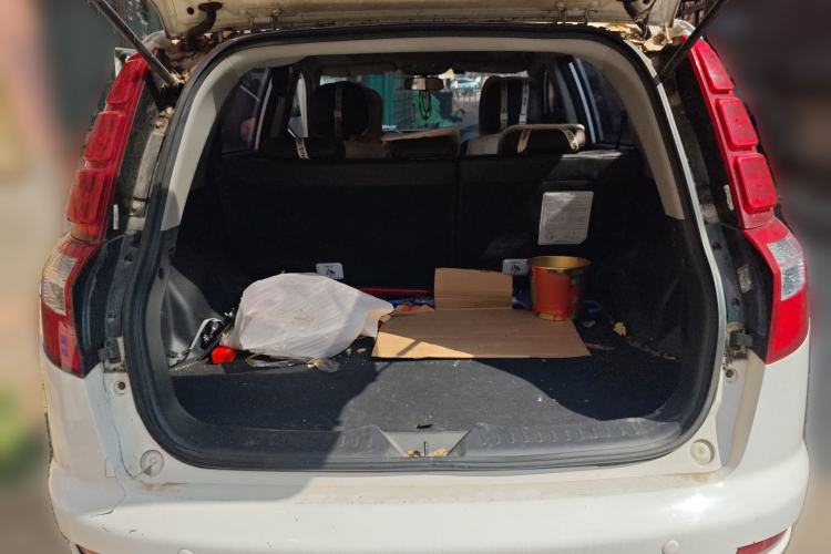 Used Geely Auto GX7 2015 Classic Edition 1.8L Manual Elite Model China V Standard Trunk