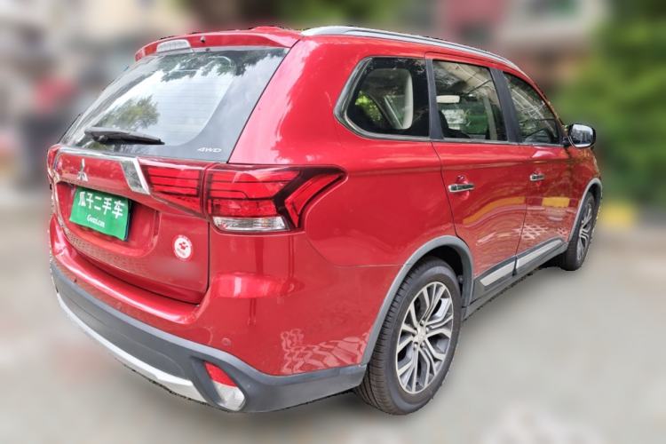 Used Mitsubishi Outlander 2016 2.4L 4x4 Luxury Edition 7-Seater