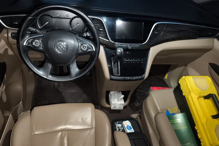 Used Buick GL8 2017 ES 28T Luxury Model China V Standard Center Console