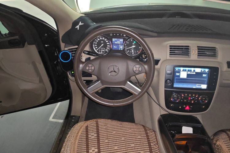 Used Mercedes-Benz R-Class 2017 R 320 4MATIC Business Edition Prestige Model