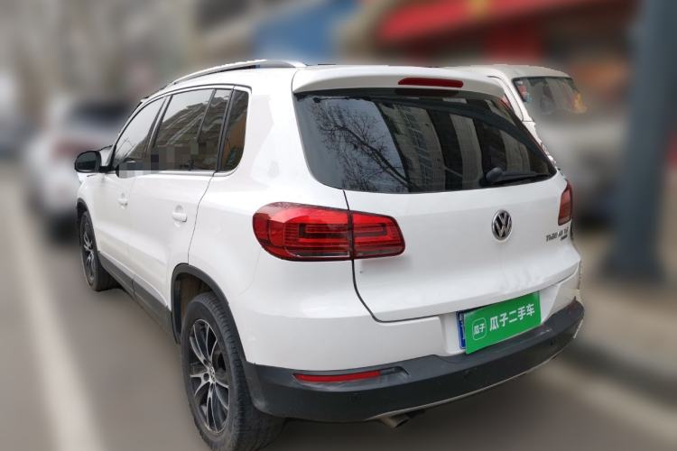 Used Volkswagen Tiguan 2015 1.8TSI Automatic All-Wheel-Drive Luxury Model Rear Left 45 Deg