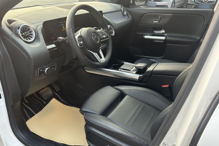 Used Mercedes-Benz GLA 2022 GLA 200 Interior 3
