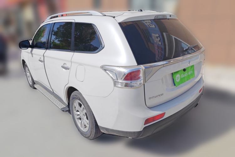 Used Mitsubishi Outlander 2013 2.0L 4x4 Urban Navigation Edition 5 Seats Rear Left 45 Deg