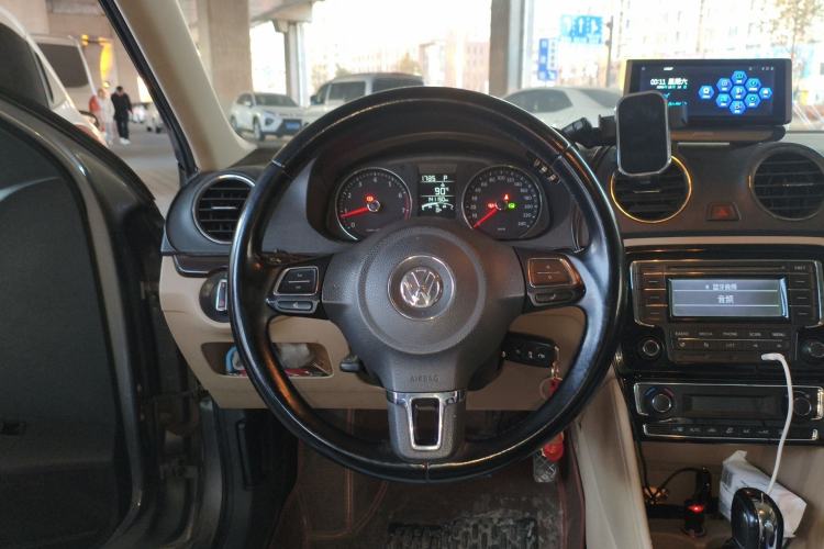 Used Volkswagen Jetta 2013 1.6L Automatic Luxury Model Steering Wheel