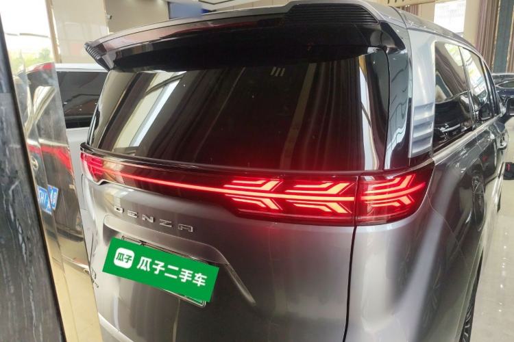 Used Denza D9 2022 DM-i 970 Four-Wheel Drive Flagship Model
