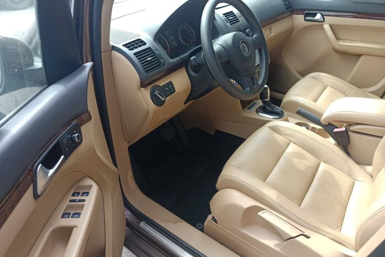 Used Volkswagen Touran 2015 1.4T DSG Comfort Edition 5 Seats
