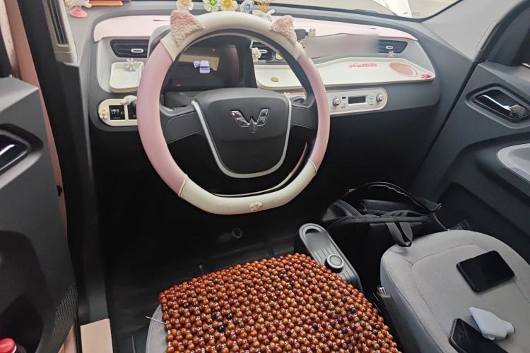 Used Wuling Hongguang MINIEV 2021 Macaron Premium Model – Lithium Iron Phosphate Center Console