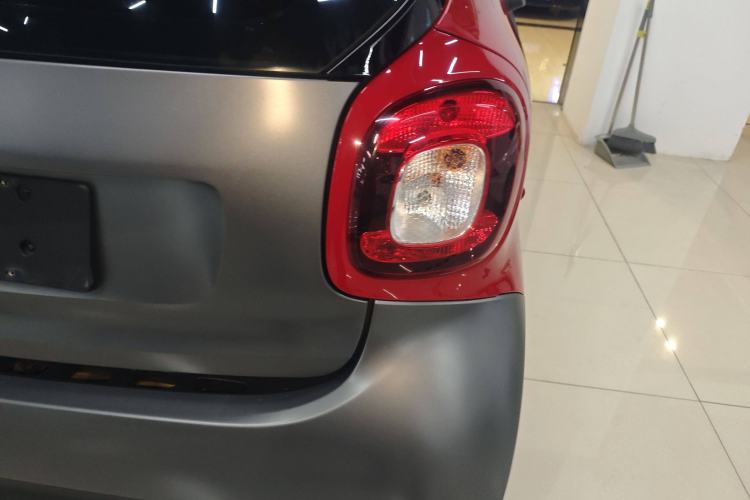 Used smart fortwo 2015 1.0L 52 kW hardtop Dynamic version