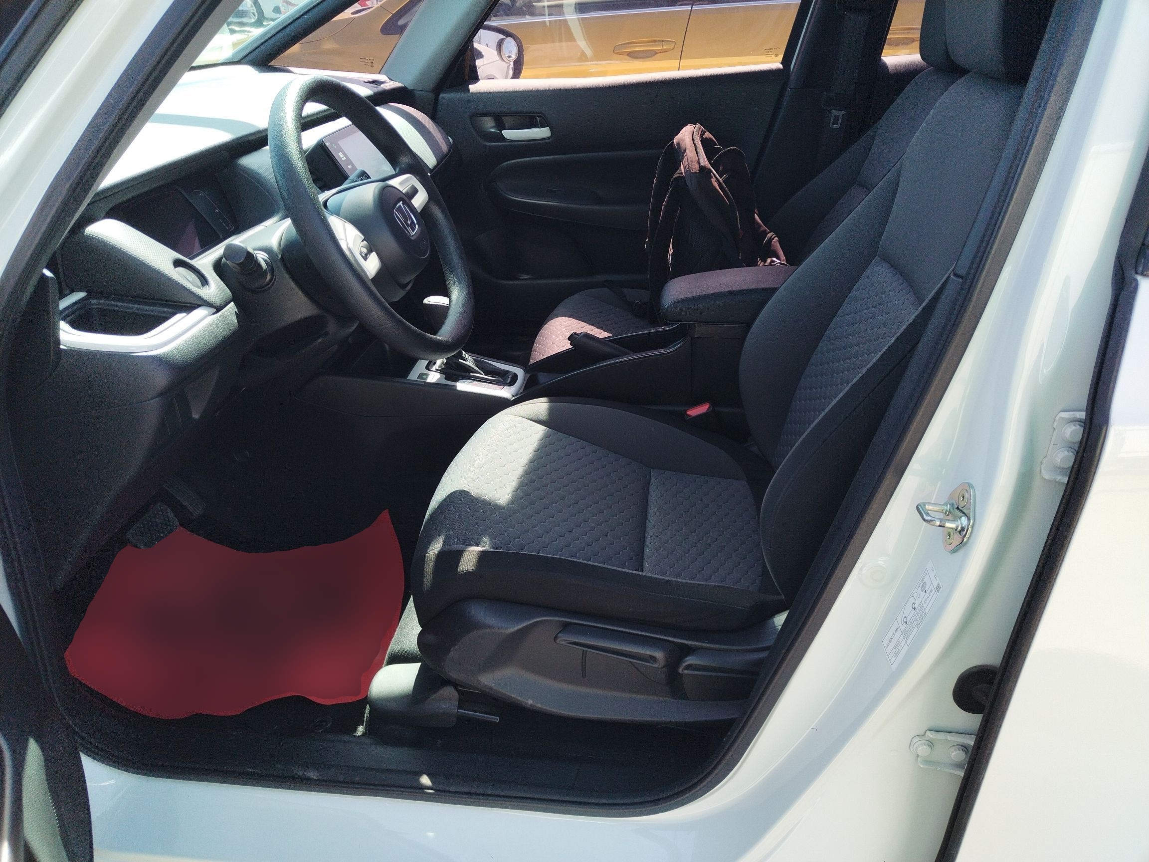 Переднее сиденье в автомобиле