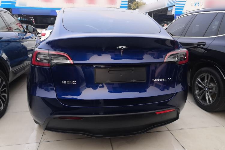 Used Tesla Model Y 2021 Long-Range All-Wheel-Drive Version
