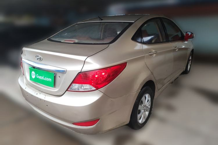Used Hyundai Verna (older generation) 2010 Sedan 1.4L Manual Comfort GS Rear Right 45 Deg