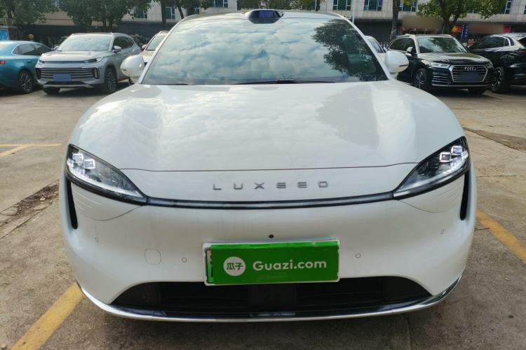 Used Hima Luxeed R7 2024 All-Electric 802 km Max Front