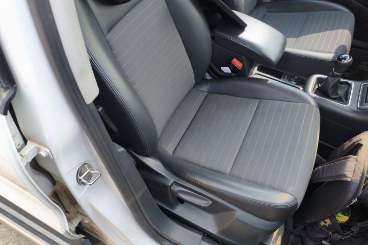 Used Volkswagen Tiguan 2013 1.8TSI Manual Two-Wheel Drive Trend Edition Right Front Seat