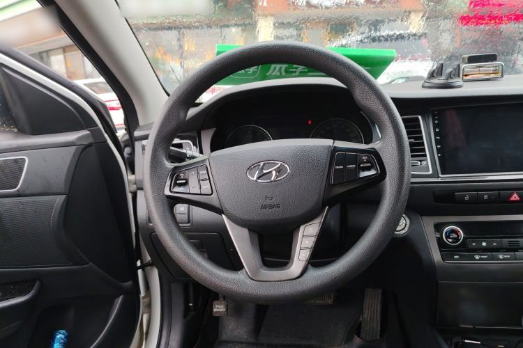 Used Hyundai Mistra 2014 1.8L Automatic Smart GLS
