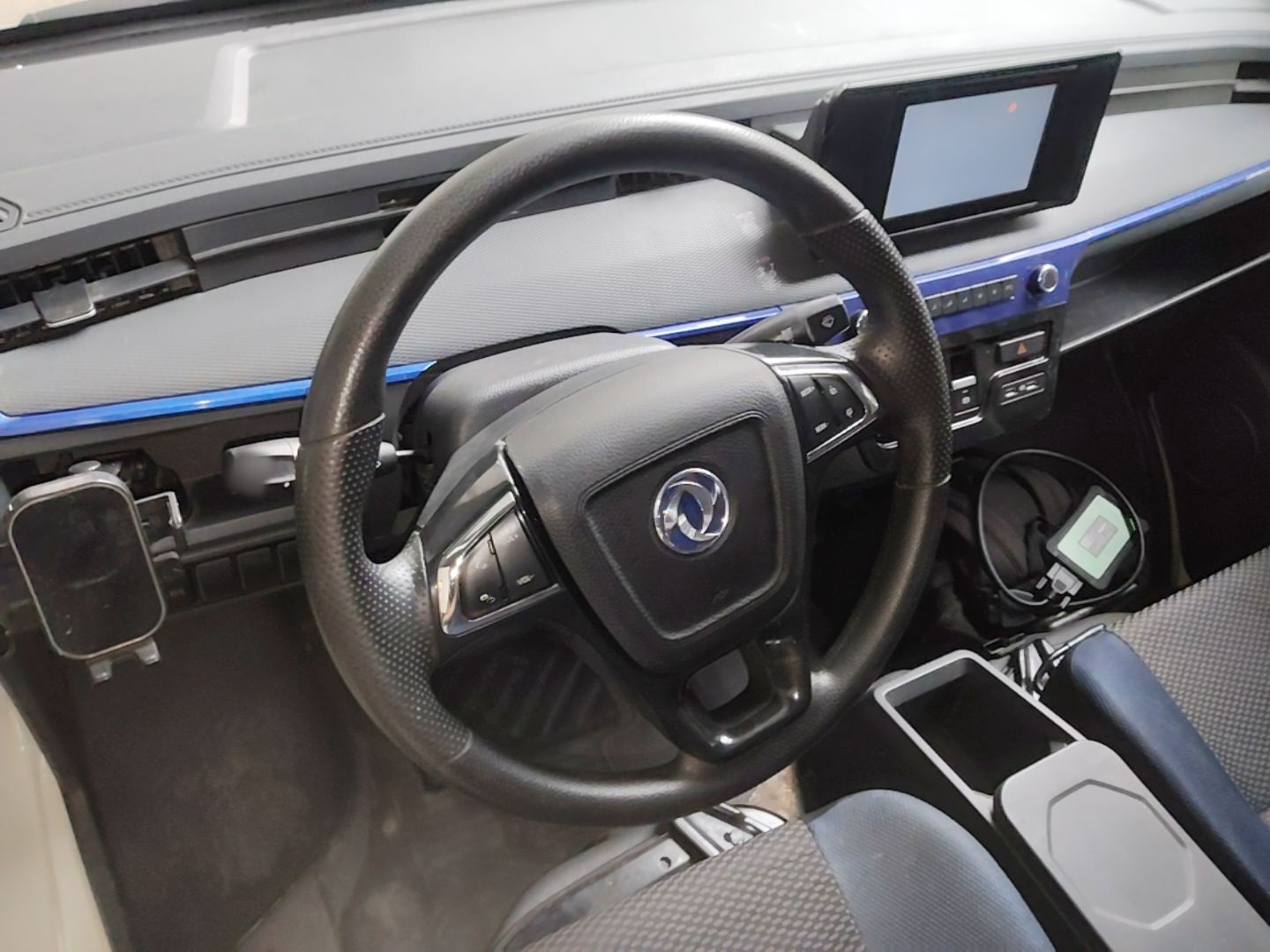 Dongfeng Yufeng EM27 2024 EM27 Henan Lithium Power 41.472 kWh — снимка 13