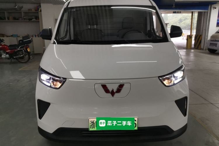 Used Wuling Yangguang 2024 300km Range Practical Window-Sealed Version 60kW Front