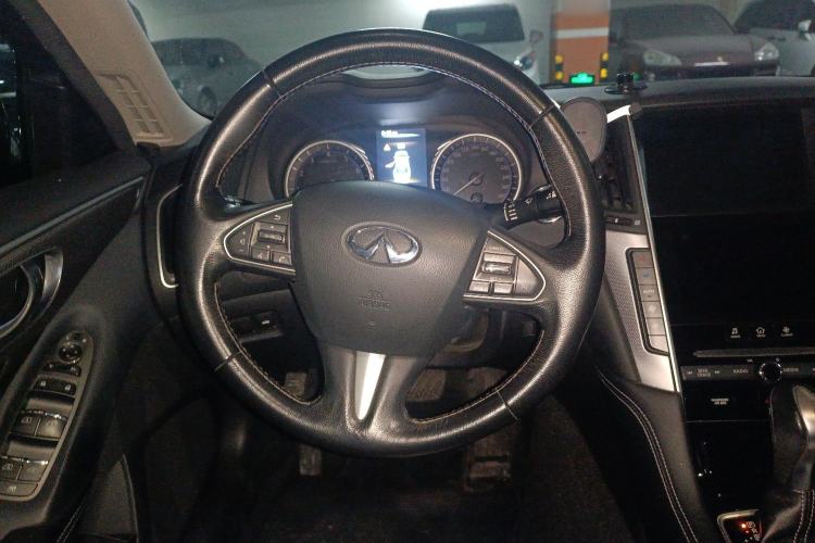 Used Infiniti Q50L 2015 2.0T Enjoyment Edition Steering Wheel
