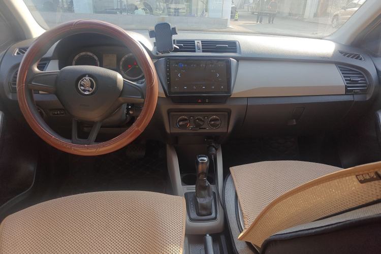 Used Skoda Fabia 2017 1.4L Automatic Car Enjoy Edition Center Console